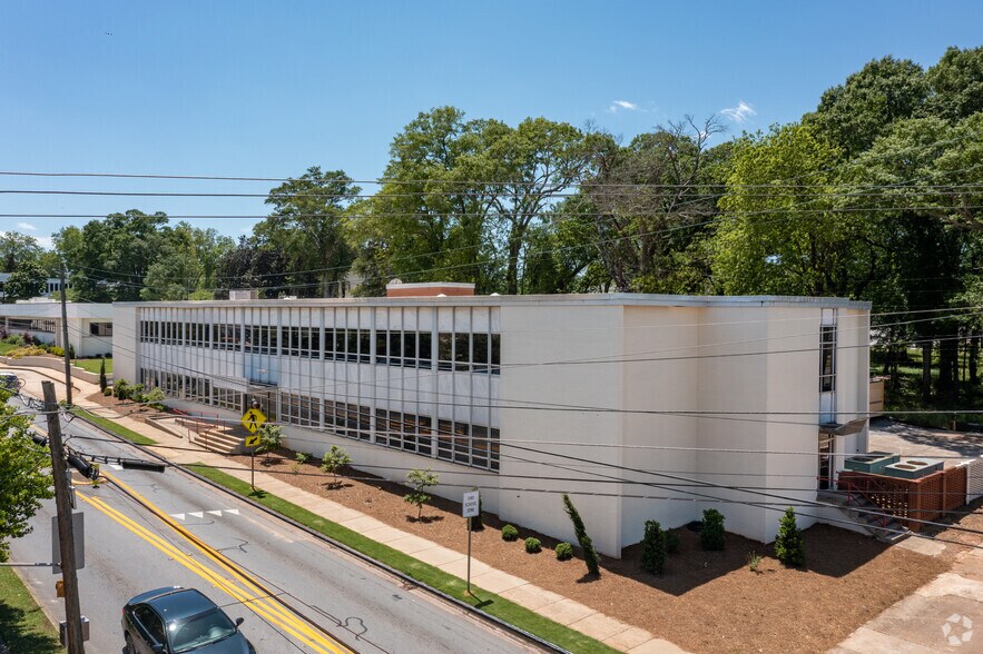 More Photos Of 1010 Prince Ave, Athens Unknown For Sale