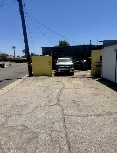 More Photos Of 26608 Baseline St, Highland Light Manufacturing For Lease