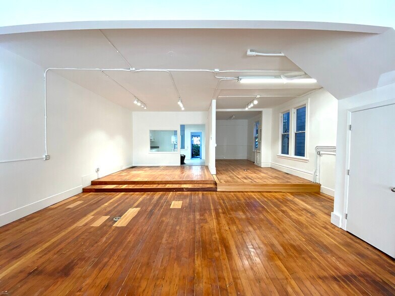 More Photos Of 1461 Church St, San Francisco Office Residential For Lease