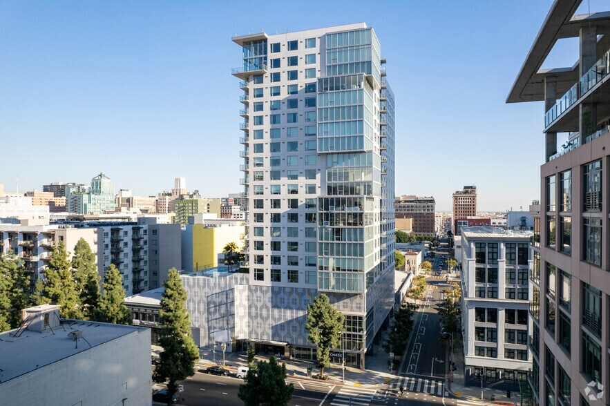 Primary Photo Of 1050 S Grand Ave, Los Angeles Apartments For Sale