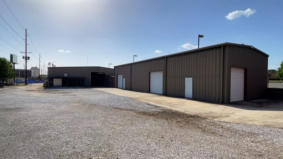 More Photos Of 302 6th, Decatur Industrial For Lease