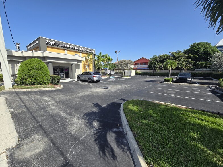 More Photos Of 1583 E Oakland Park Blvd, Oakland Park Freestanding For Sale