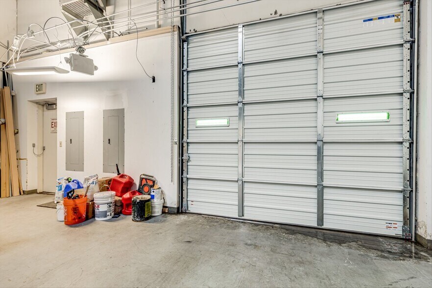 More Photos Of 2180 Ringwood Ave, San Jose Light Distribution For Sale