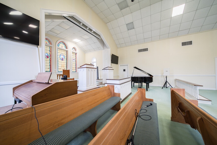 More Photos Of 4323 Primrose Rd, Columbus Religious Facility For Sale