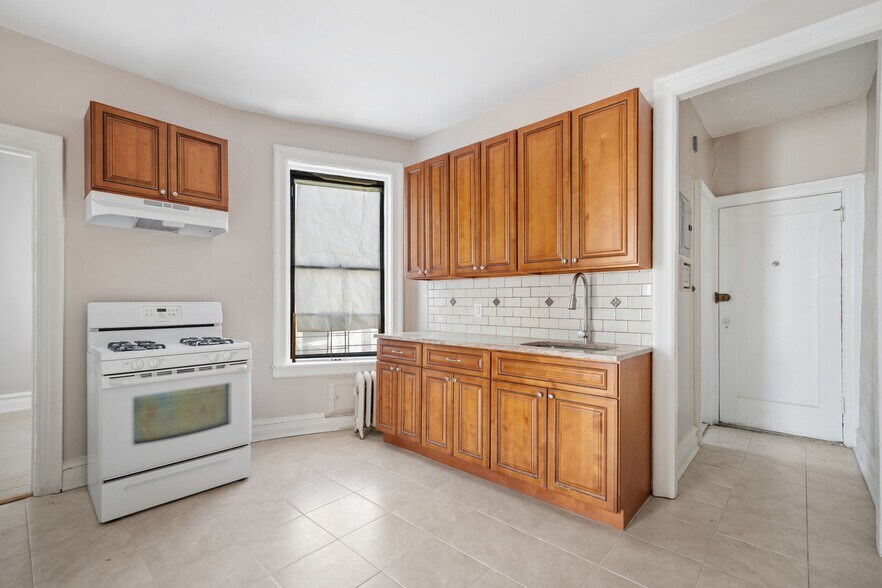 More Photos Of 596 Wyona St, Brooklyn Apartments For Sale