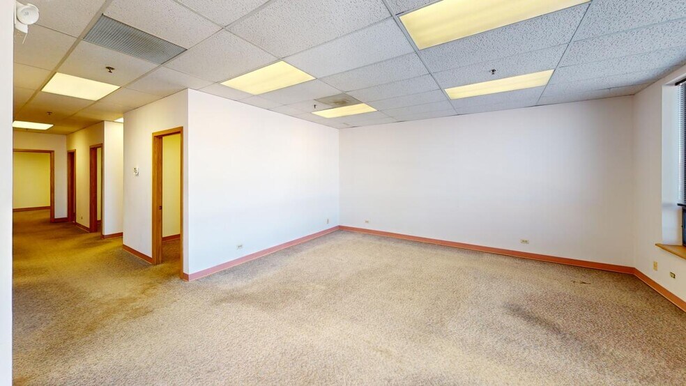 More Photos Of 3115 N Wilke Rd, Arlington Heights Medical For Sale