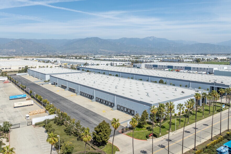 More Photos Of 26682 Almond Ave, Redlands Warehouse For Lease
