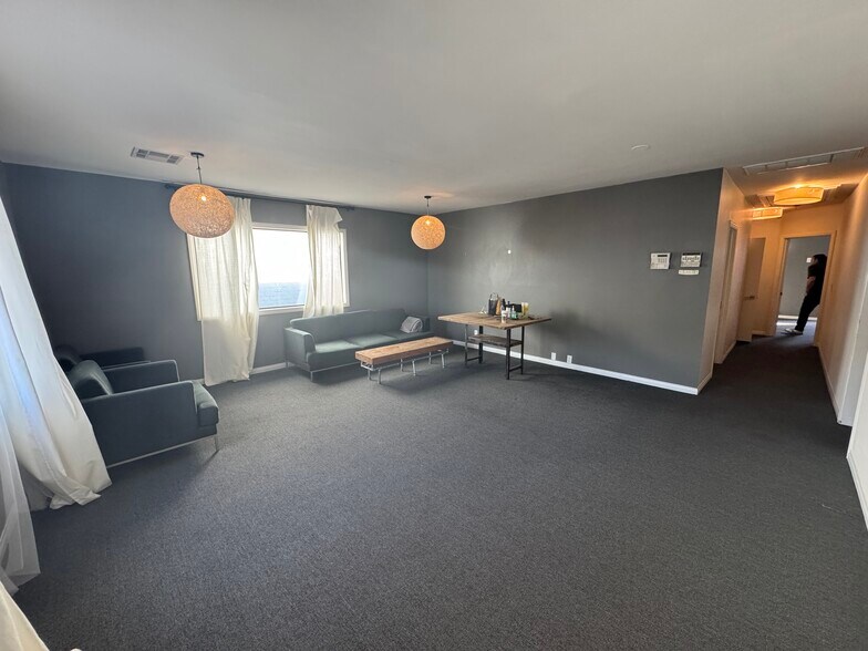 More Photos Of 434 N Larchmont Blvd, Los Angeles Office For Lease