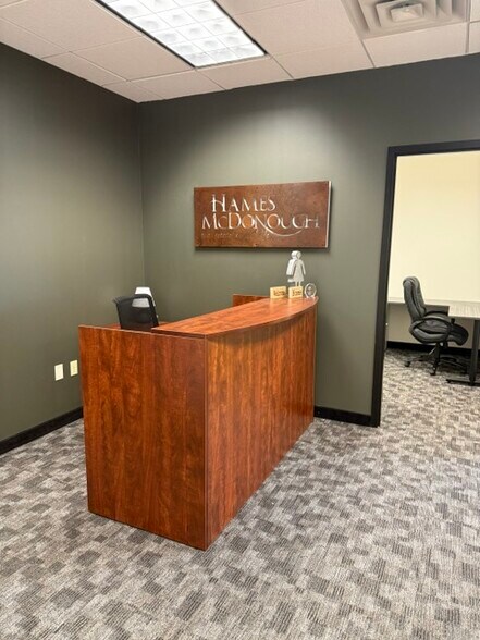 More Photos Of 3555 Willow Lake Blvd, Vadnais Heights Office For Lease