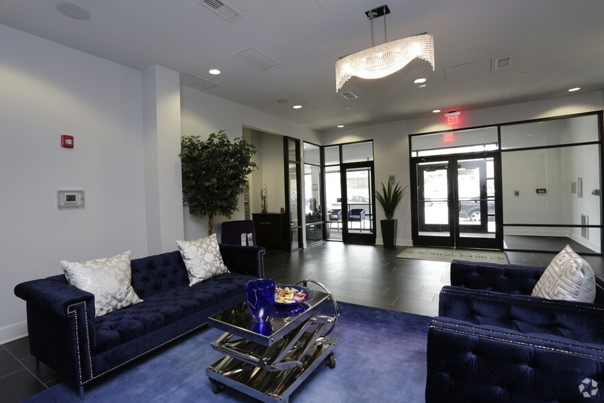 More Photos Of 1720 Central St, Evanston Apartments For Lease