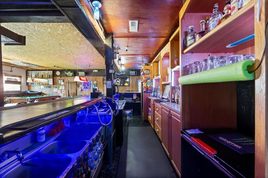 More Photos Of 626 16th Avenue, Council Bluffs General Retail For Sale