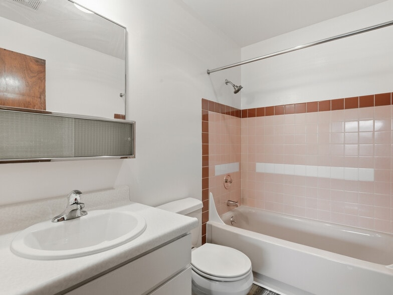 More Photos Of 2629 14th Ave W, Seattle Apartments For Sale