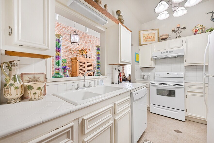 More Photos Of 217 23rd St, Galveston Apartments For Sale