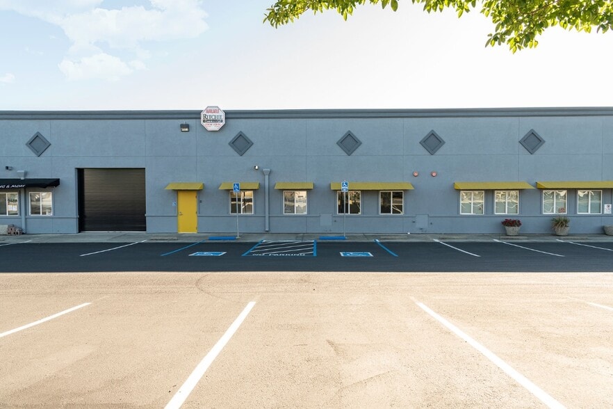 Primary Photo Of 2483-2495 Washington Ave, San Leandro Light Manufacturing For Sale