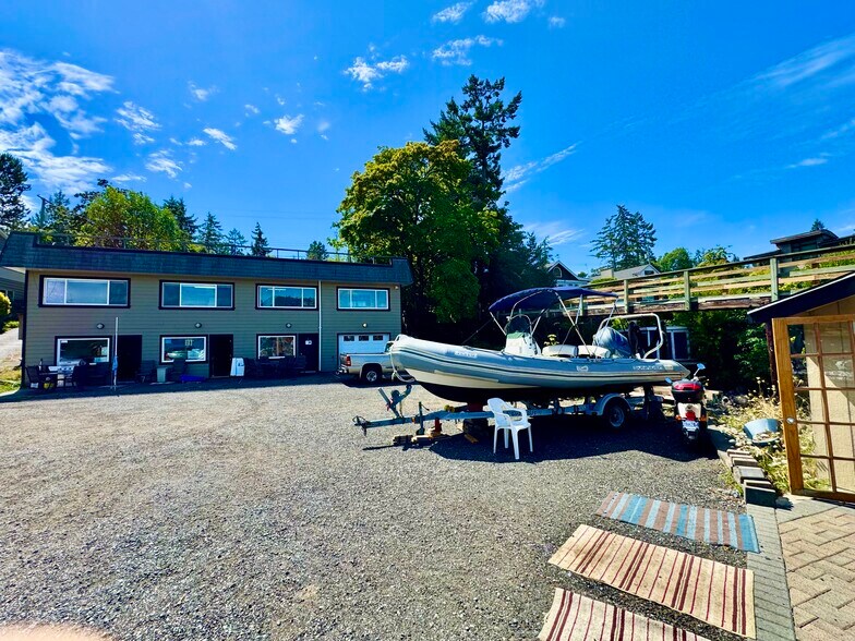 More Photos Of 10990 Madrona Dr, North Saanich Marina For Sale