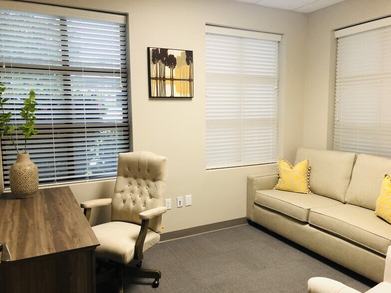 More Photos Of 9723 Northcross Center Ct, Huntersville Office For Lease