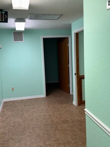 More Photos Of 1116 Us-17, Palatka Medical For Lease