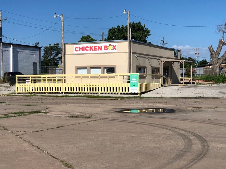 More Photos Of 1108 SW Park Ave, Lawton Restaurant For Sale