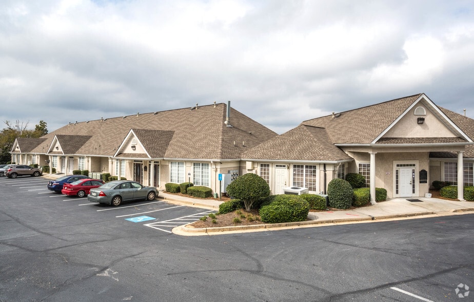 More Photos Of 1215 Eagles Landing Pky, Stockbridge Medical For Lease