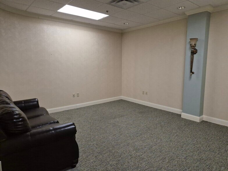 More Photos Of 115 Wrights St, Hot Springs Medical For Lease