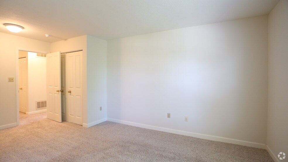 More Photos Of 210 Retreat Ln, Westerville Apartments For Sale