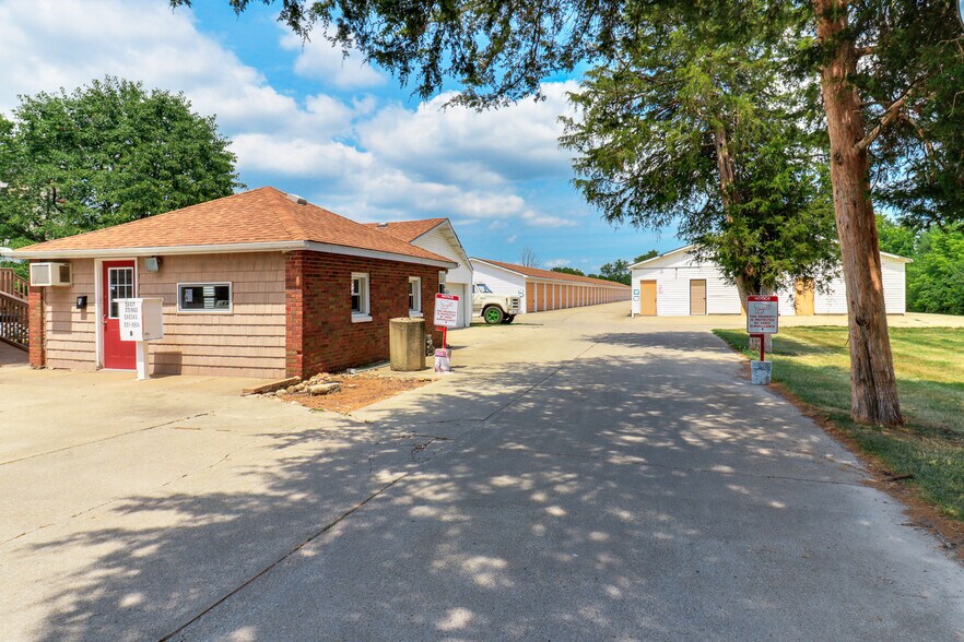 More Photos Of 116 E Church St, Savoy Self Storage For Sale