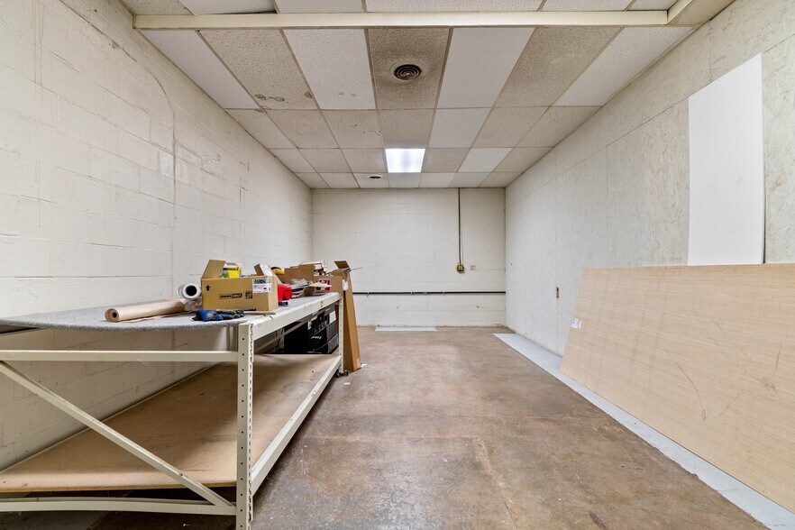 More Photos Of 8028 Newark Rd, Mount Vernon Industrial For Sale