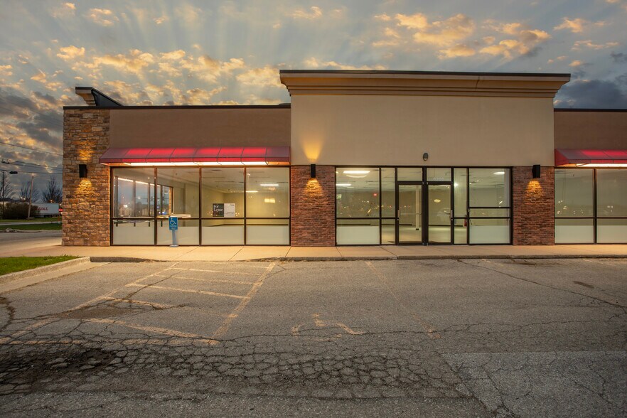 More Photos Of 6205-6225 SE 14th St, Des Moines Storefront Retail Office For Lease