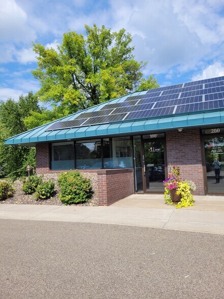 More Photos Of 3434 N Lexington Ave, Shoreview Medical For Lease