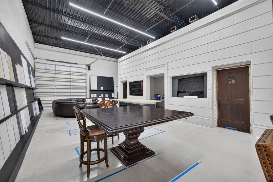 More Photos Of 1334 S Killian Dr, Lake Park Warehouse For Sale