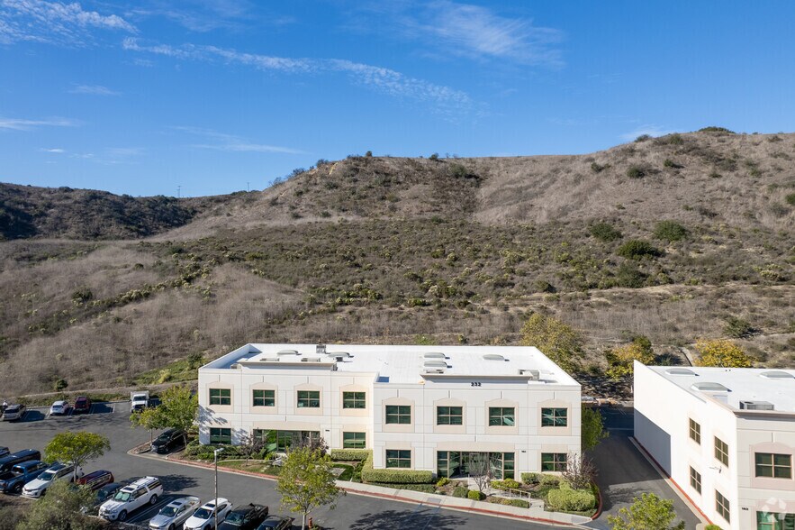 More Photos Of 232 Avenida Fabricante, San Clemente Light Distribution For Sale