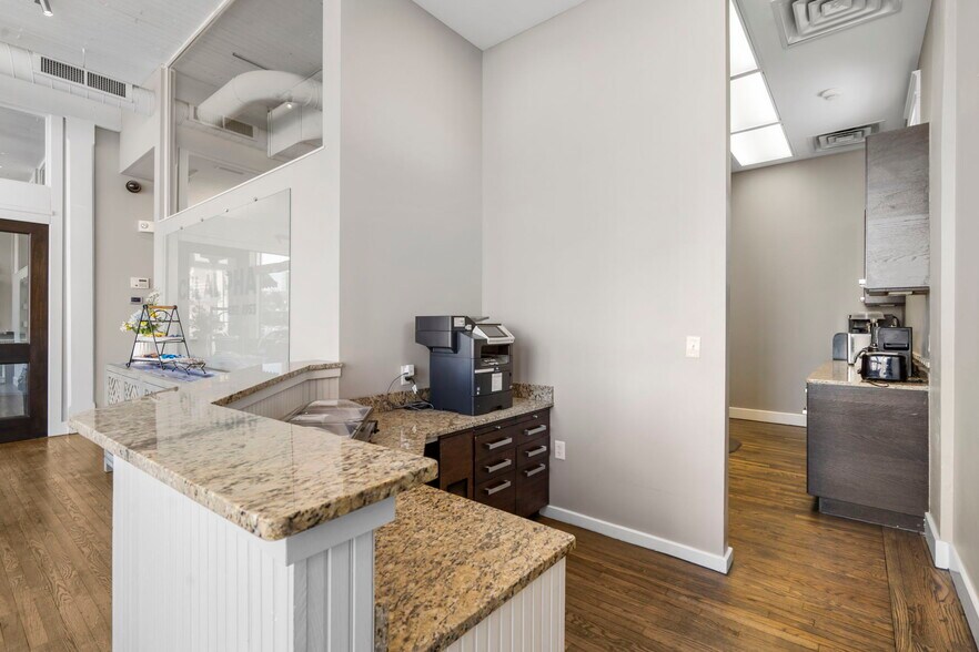 More Photos Of 429-431 N Boonville Ave, Springfield General Retail For Lease