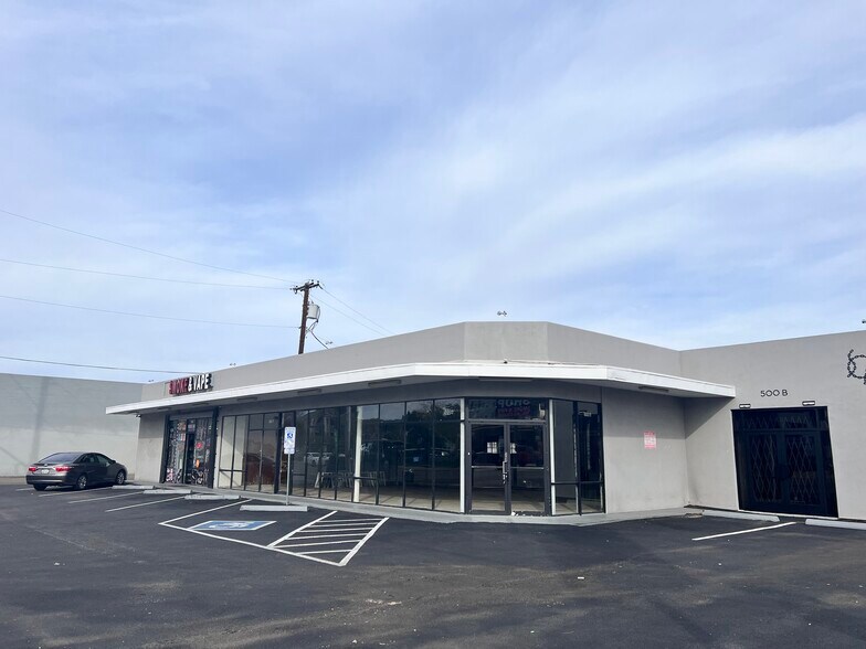More Photos Of 500 W Indian School Rd, Phoenix Storefront For Sale