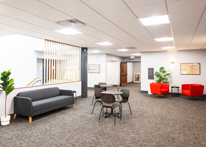 More Photos Of 4820 W Taft Rd, Liverpool Medical For Lease