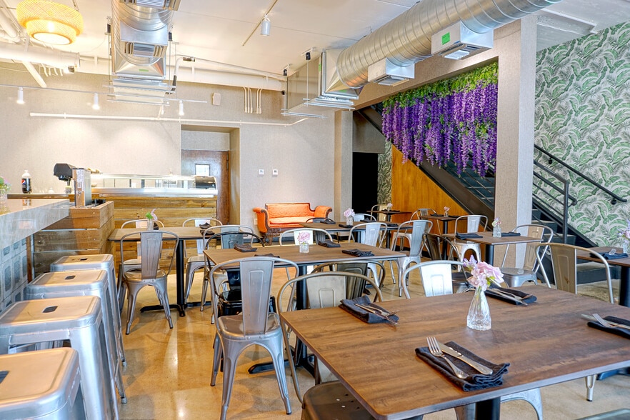 More Photos Of 2010 Wilton Dr, Wilton Manors Restaurant For Sale