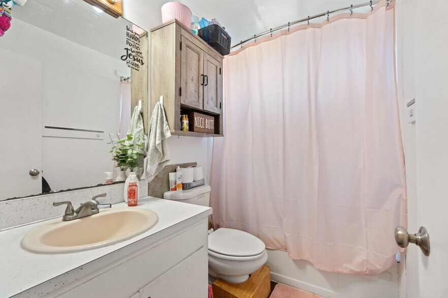 More Photos Of 1149 SW Cascade Ave, Chehalis Apartments For Sale