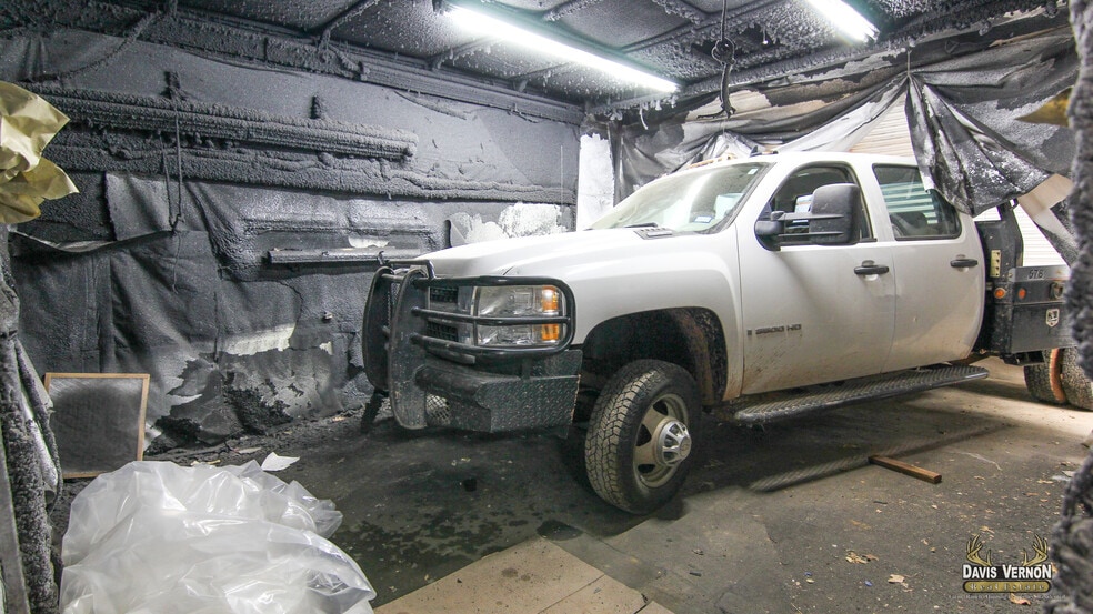 More Photos Of 1331 Cumberland St, Vernon Storefront For Sale