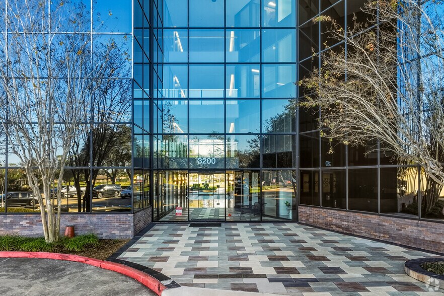 More Photos Of 3200 Wilcrest Dr, Houston Office For Lease