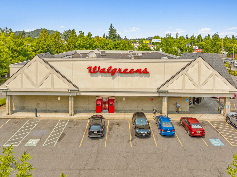 More Photos Of 4325 SE 82nd Ave, Portland Drugstore For Sale