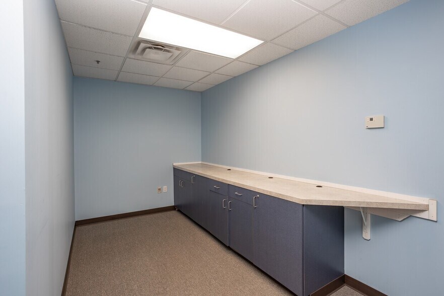 More Photos Of 6400 Brooktree Ct, Wexford Medical For Lease