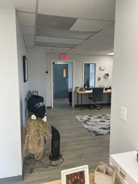 More Photos Of 9459 Lapeer Rd, Davison Office For Lease