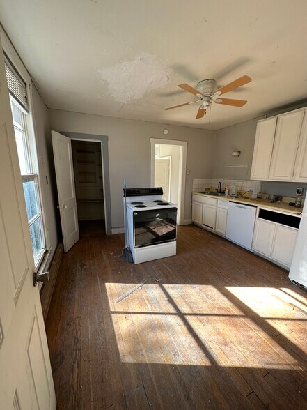 More Photos Of 579 Botetourt Rd, Fincastle Apartments For Sale