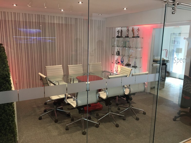 More Photos Of 1223 Walnut St, Cary Office For Lease