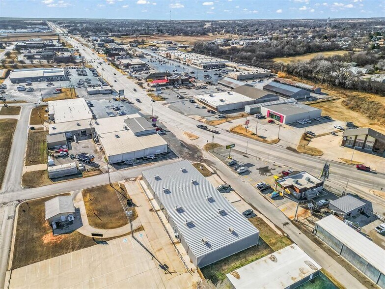 More Photos Of 1523 Stewart Dr, Chickasha Convenience Store For Sale