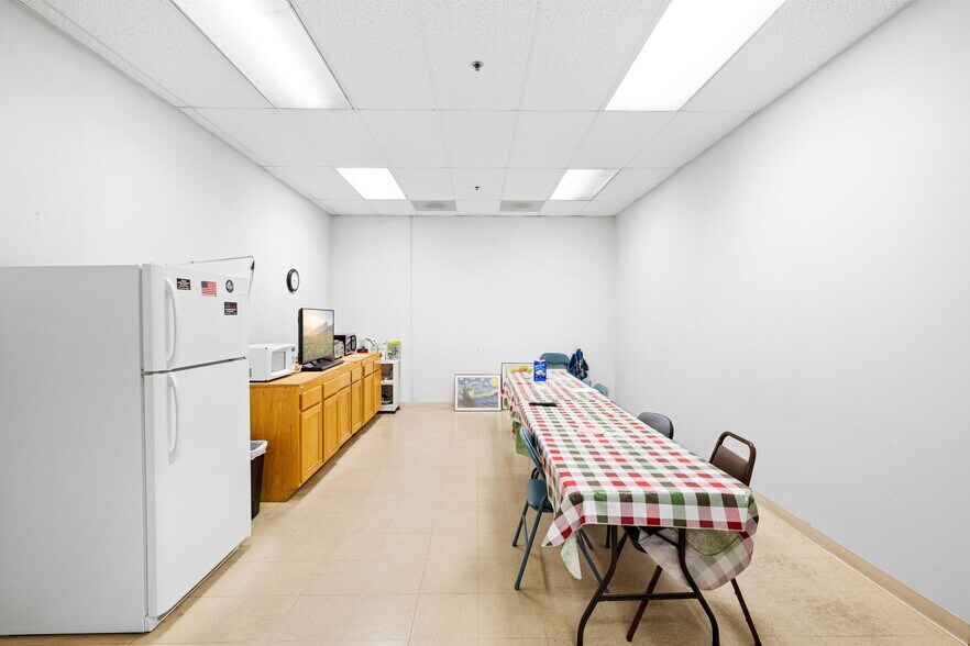 More Photos Of 6690 Doolittle Ave, Riverside Warehouse For Sale