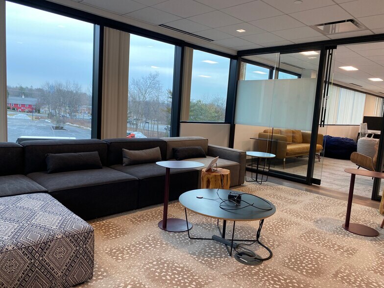 More Photos Of 1 Northeastern Blvd, Salem Office For Lease