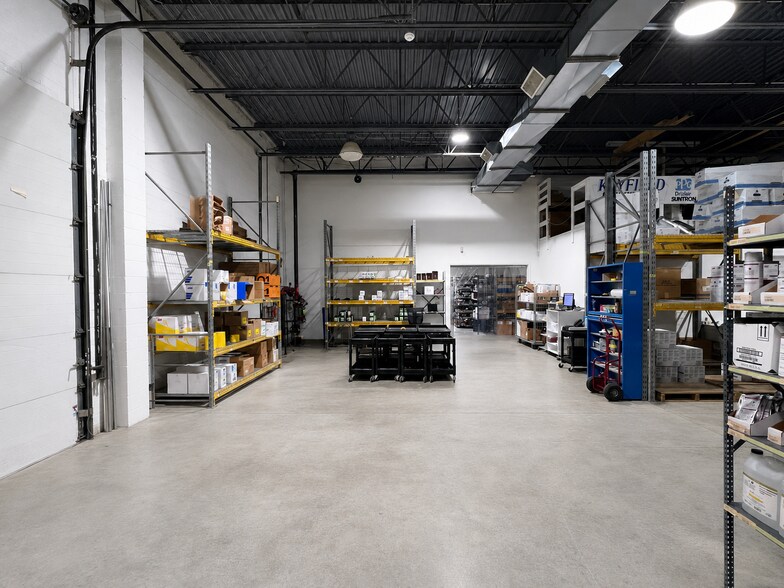 More Photos Of 107 Ruthar Dr, Newark Auto Repair For Sale