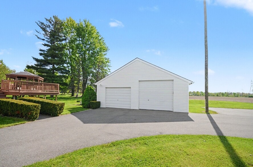 More Photos Of 52900 North Ave, Macomb Land For Sale