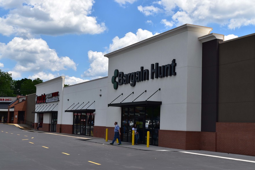 More Photos Of 100 Spalding Square, Griffin Unknown For Lease