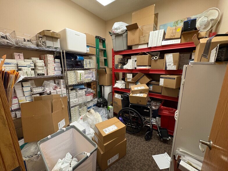 More Photos Of 975 Mezzanine Dr, Lafayette Medical For Lease